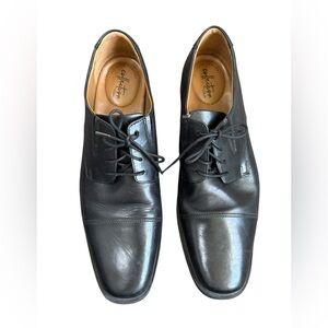 Clarks Men's Black Leather Oxfords